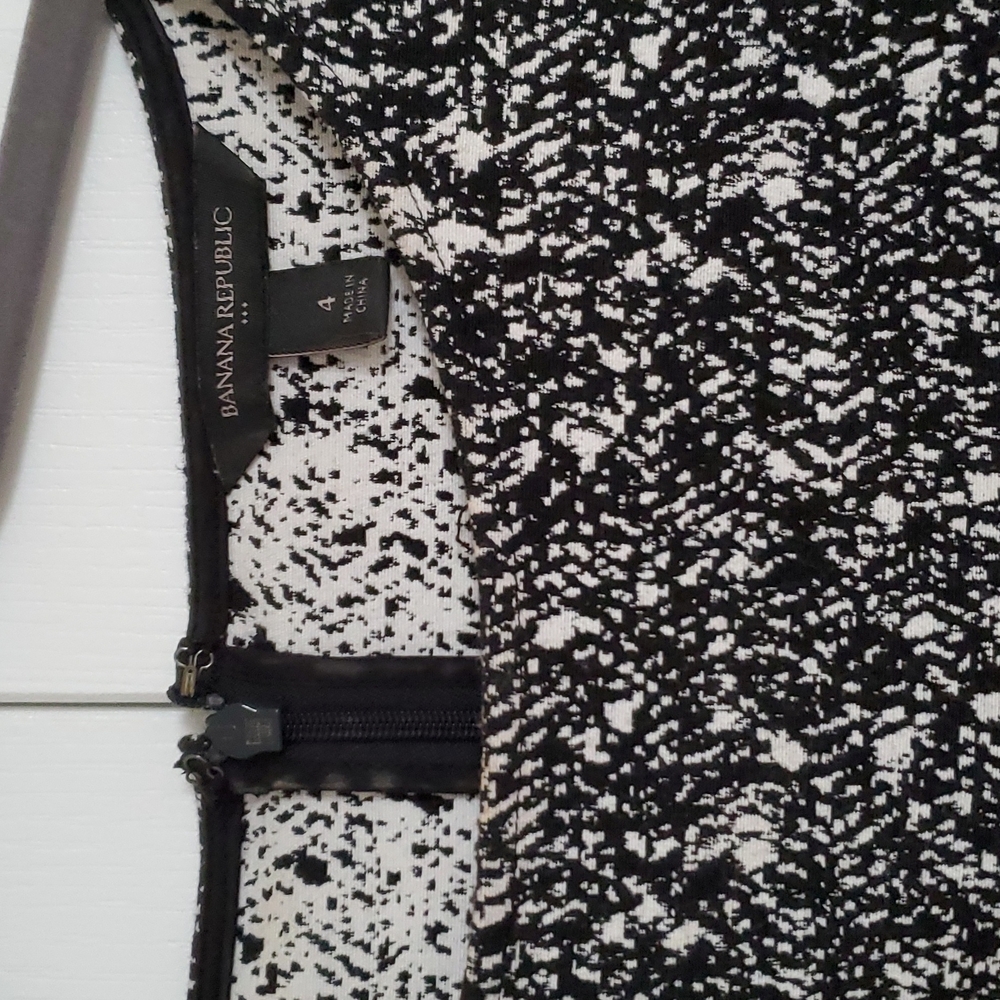 Banana Republic Boxy ColorBlock Dress - Picture 2 of 6